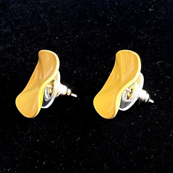 1980s Yellow Undulating Wave Enamel Stud Earrings Lightweight New Cushion Backs - Picture 4 of 8